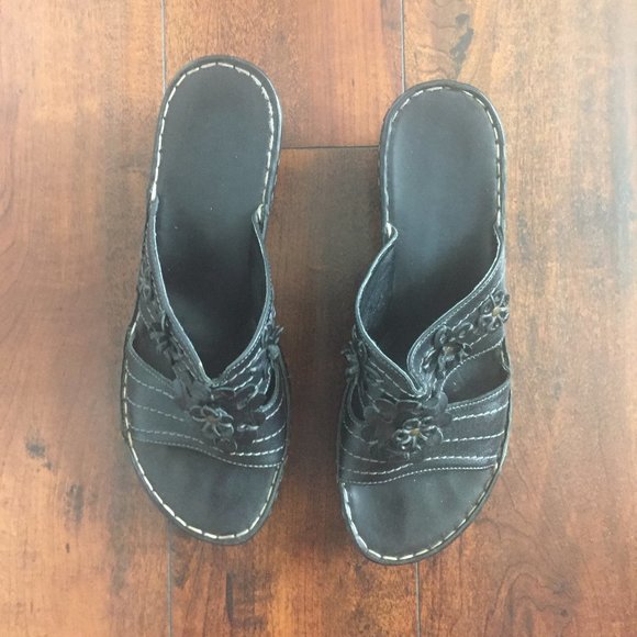 Floral Mule Wedge Sandals - Picture 4 of 7